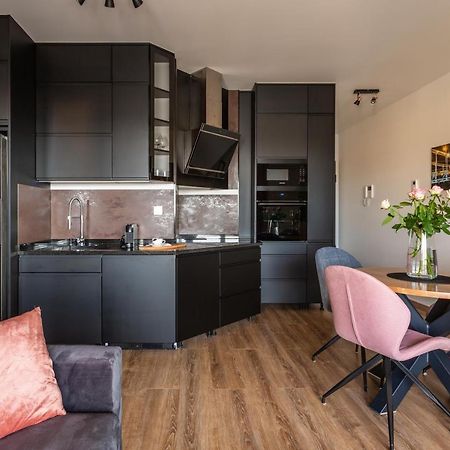 Glamour Apartment City View Вроцлав Екстериор снимка
