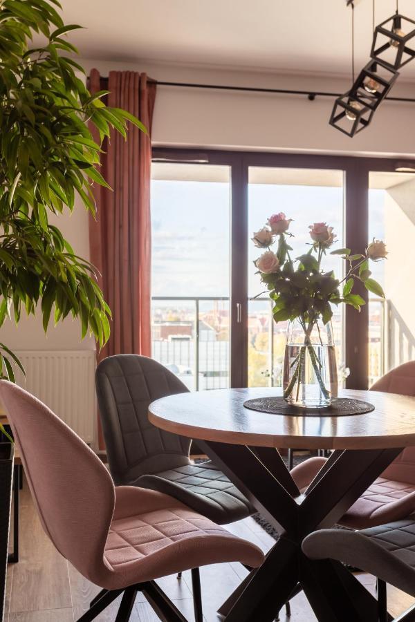 Glamour Apartment City View Вроцлав Екстериор снимка