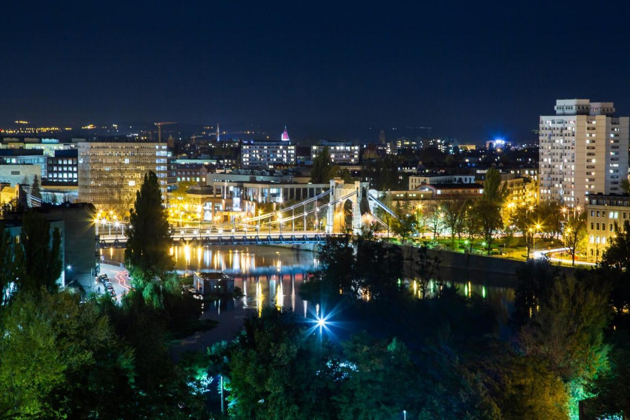 Glamour Apartment City View Вроцлав Екстериор снимка
