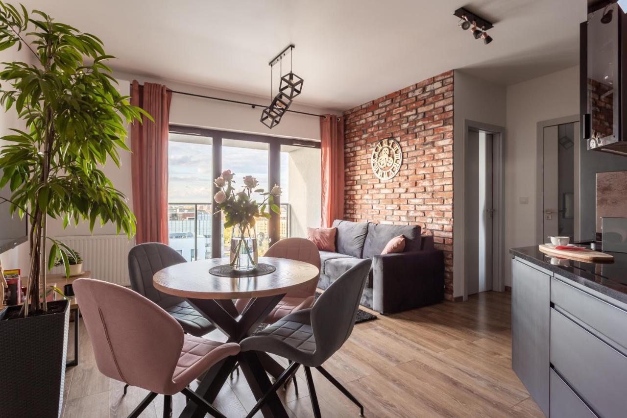 Glamour Apartment City View Вроцлав Екстериор снимка