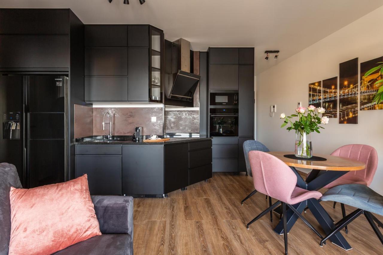 Glamour Apartment City View Вроцлав Екстериор снимка